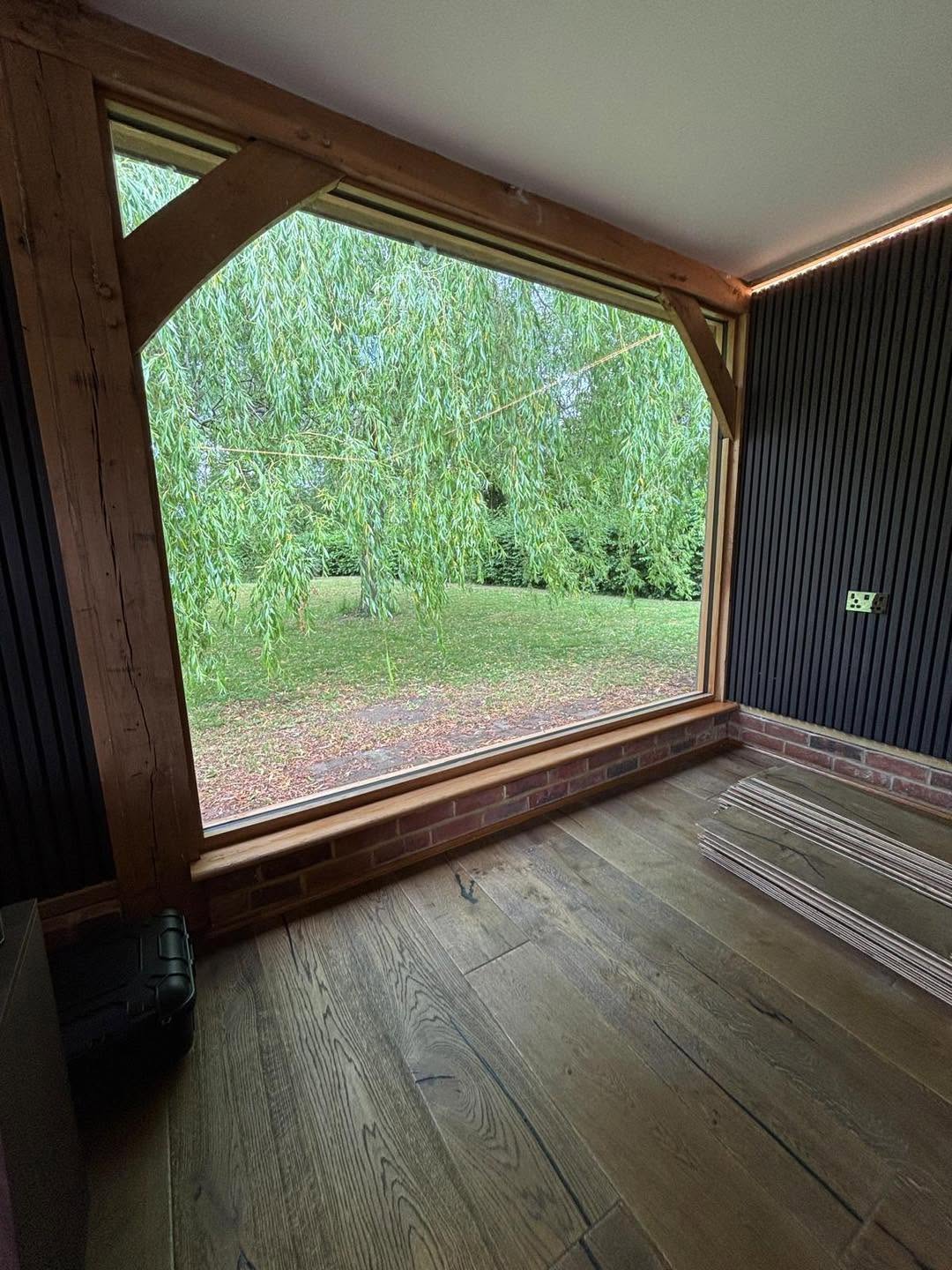 Large window feature — Triton Group